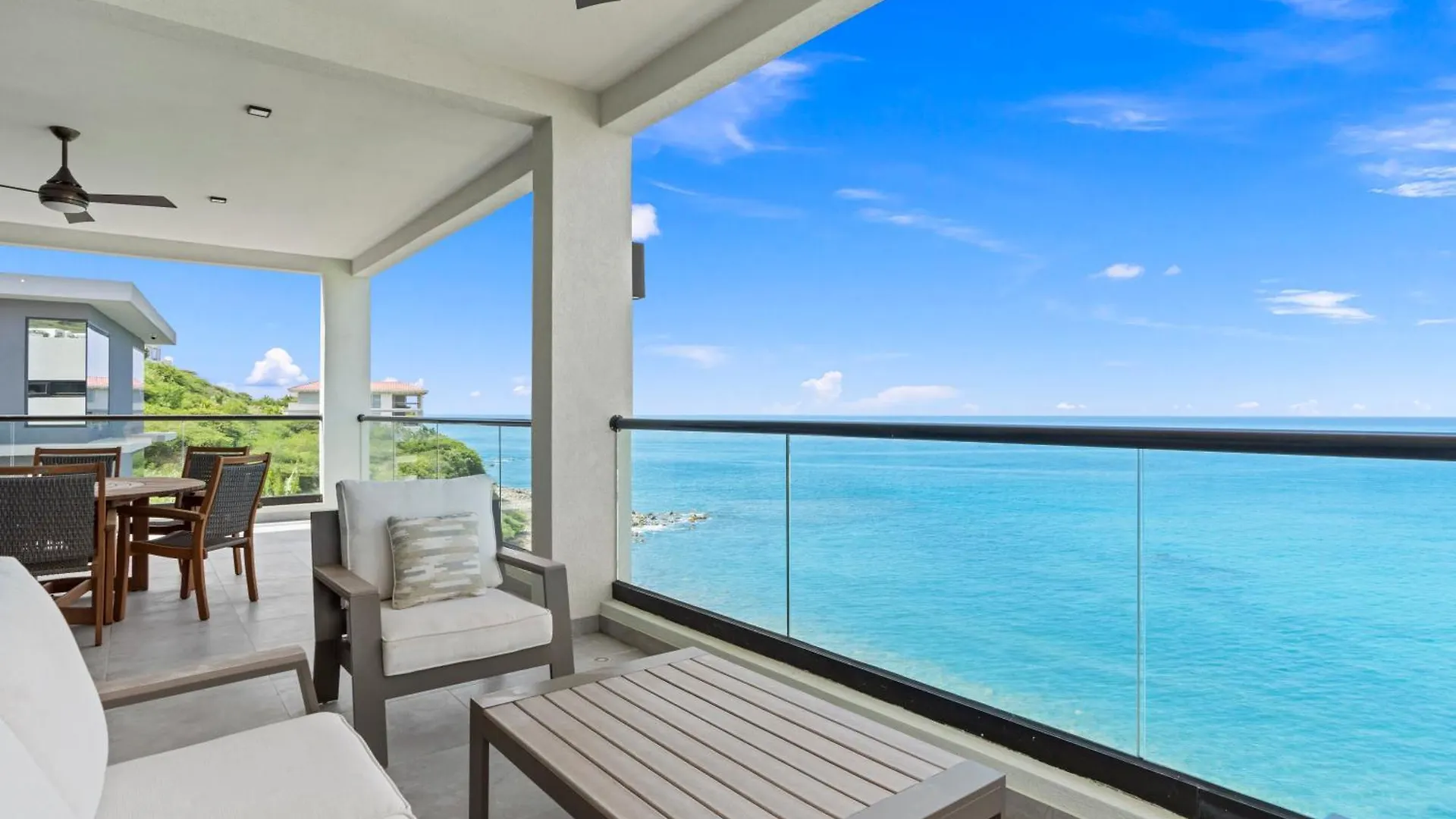Luxury Indigo Oceanfront Terrace Villa Koolbaai Сasa de vacaciones