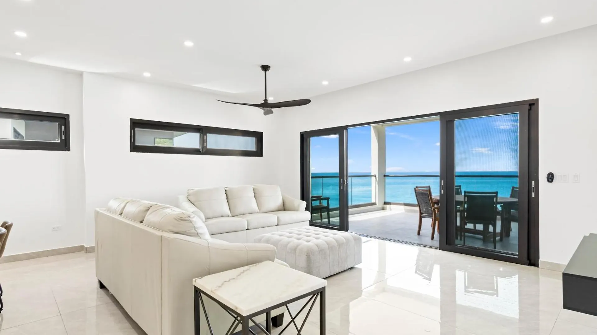펜션 Koolbaai Luxury Indigo Oceanfront Terrace 빌라 생마르탱/신트마르턴