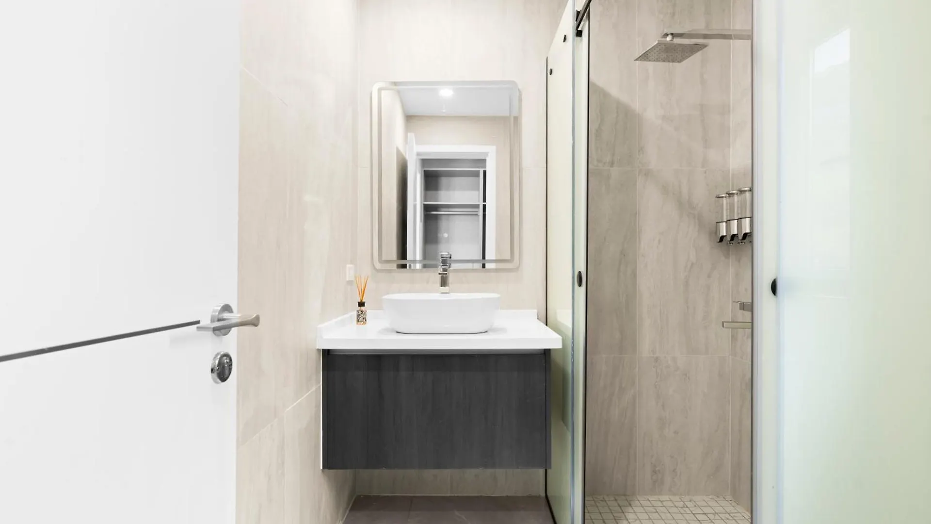 펜션 Koolbaai Luxury Indigo Oceanfront Terrace 빌라